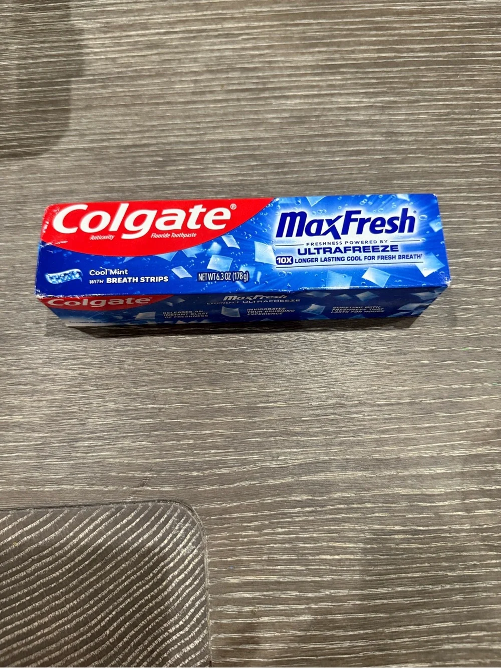 Colgate MaxFresh Cool Mint Toothpaste with Breath Strips